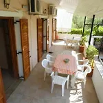 Apartament Xenos *