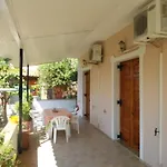 Apartament Xenos *