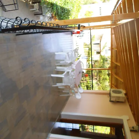 Xenos Appartamento Kalamákion