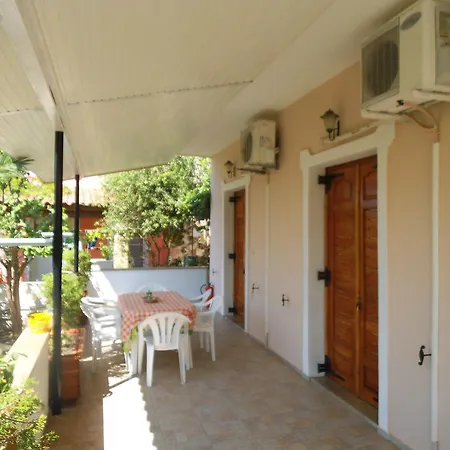 Apartment Xenos *