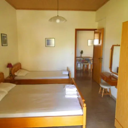 Xenos Apartment *
